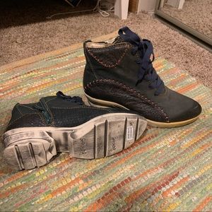 NEW- PETROL Rovers Boots for Women Size 37